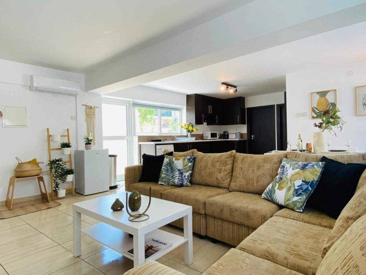 Serena'S 2-Br Apartment In Ларнака Экстерьер фото