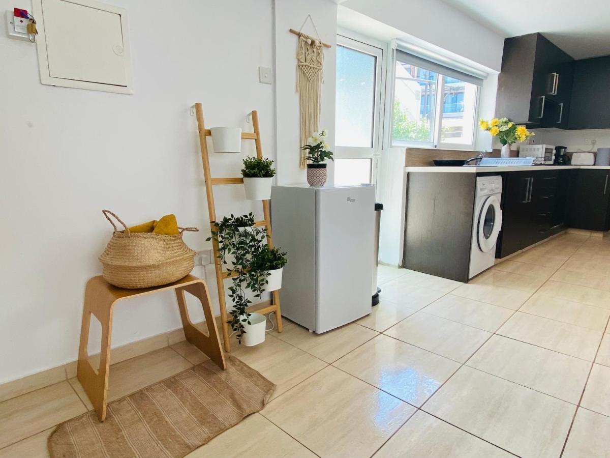 Serena'S 2-Br Apartment In Ларнака Экстерьер фото